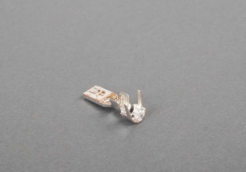 Conector eléctrico OEM 12527514556 para BMW E81 {116d, 116i modelos con motores N47, N45T, N43}. Terminal de enchufe SLK 5.8 mm. Original BMW.