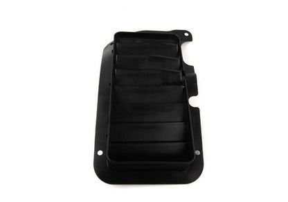 Conducto aireado para radiador de aceite derecho OEM 51717161436 para BMW E90, E90N, E91, E91N, E92, E92N, E93, E93N, E84. Repuesto original BMW.
