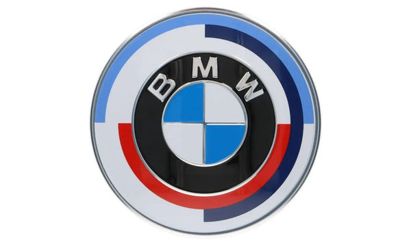 Emblema 50 Años M para BMW Serie 2 G42, G87 Serie 4 G82 X3 F97, G01 X5 F95, G05 X6 F96, G06 X7 G07 Z4 G29 (OEM 51148087193). Original BMW