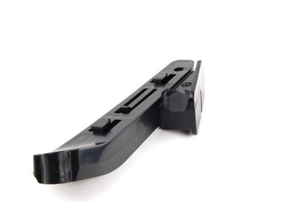 Guía lateral derecha paragolpes OEM 51117156556 para BMW E92, E93. Original BMW.