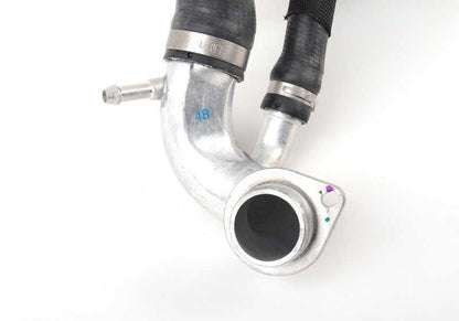 Manguito del radiador OEM 17127575425 para BMW F01, F02. Repuesto original BMW.