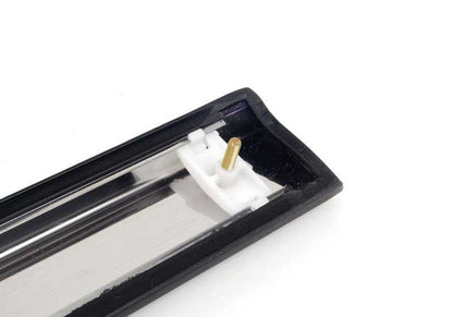 Moldura cromada exterior delantera derecha OEM 51218150090 para BMW Serie 7 E38. Original BMW.