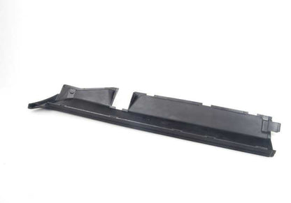 Tapa lateral derecha OEM 51711948276 para BMW Serie 7 E32. Pieza original BMW. Ideal para reparar molduras o embellecedores laterales sin complicaciones.