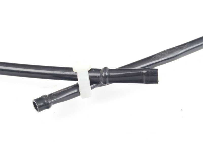 Tubo de combustible OEM 16131178821 para BMW E30 {316i (M10) manual/automático}. Original BMW.