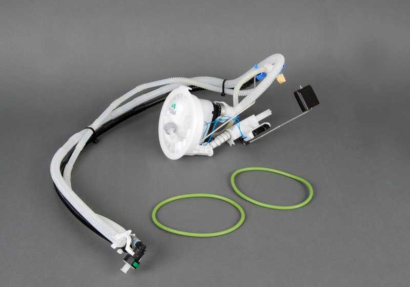 Unità alimentare a sinistra OEM 16112283495 per BMW E90 M3, E92 M3 {VA91, VA92, VA93, PM91, PM92, PM93, KG91, KG92, KG93, WD91}. BMW originale.