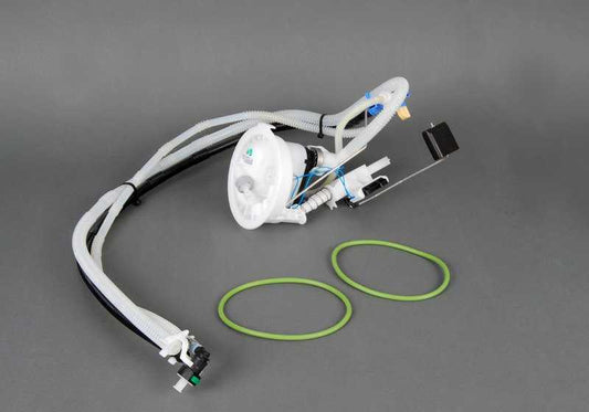 Unità alimentare a sinistra OEM 16112283495 per BMW E90 M3, E92 M3 {VA91, VA92, VA93, PM91, PM92, PM93, KG91, KG92, KG93, WD91}. BMW originale.