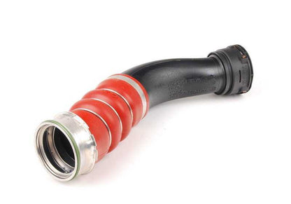 Conducto de admisión de aire OEM 13717583716 para BMW E70 y E71. Guía de aire intercooler. Original BMW.