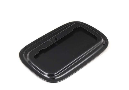 Tapa de llenado OEM 51177166825 para BMW E82, E88. Repuesto original BMW. Ideal para sustituir la compuerta del depósito de manera fácil y segura.