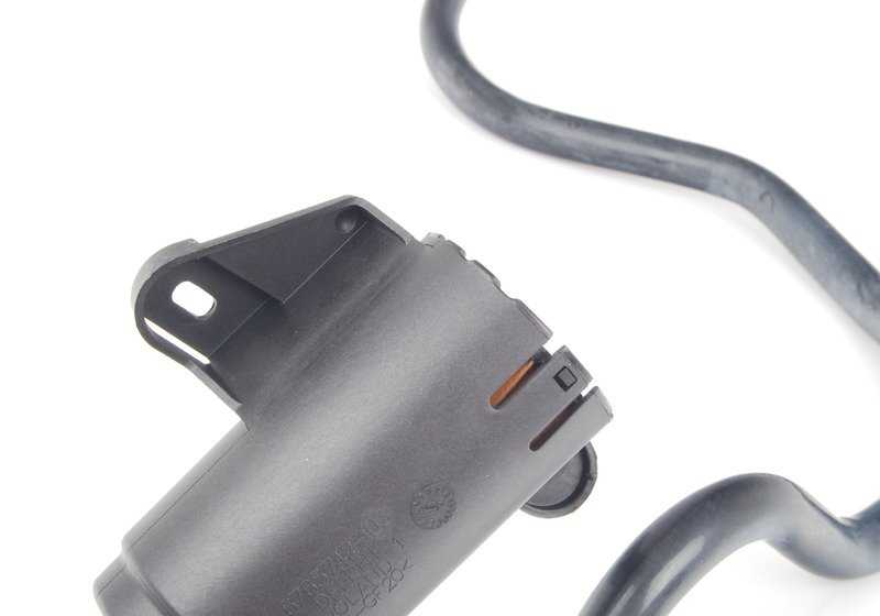Tubo de ventilación con filtro de polvo OEM 16137845194 para BMW E82. Original BMW.