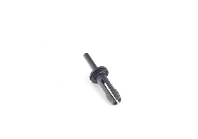 Clip de sujeción OEM 61116945528 para BMW Serie 5 E61 (520d). Compatible con versiones con motor M47 y N47, cambio manual o automático. Original BMW.