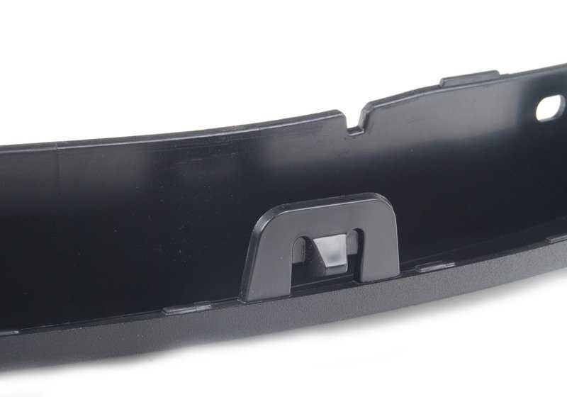 Embellecedor paso de rueda delantero derecho OEM 51777303392 para BMW X5 F15 (todos los modelos compatibles: sDrive25d, xDrive25d, xDrive28i, xDrive30d). Original BMW.