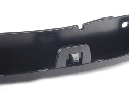Embellecedor paso de rueda delantero derecho OEM 51777303392 para BMW X5 F15 (todos los modelos compatibles: sDrive25d, xDrive25d, xDrive28i, xDrive30d). Original BMW.