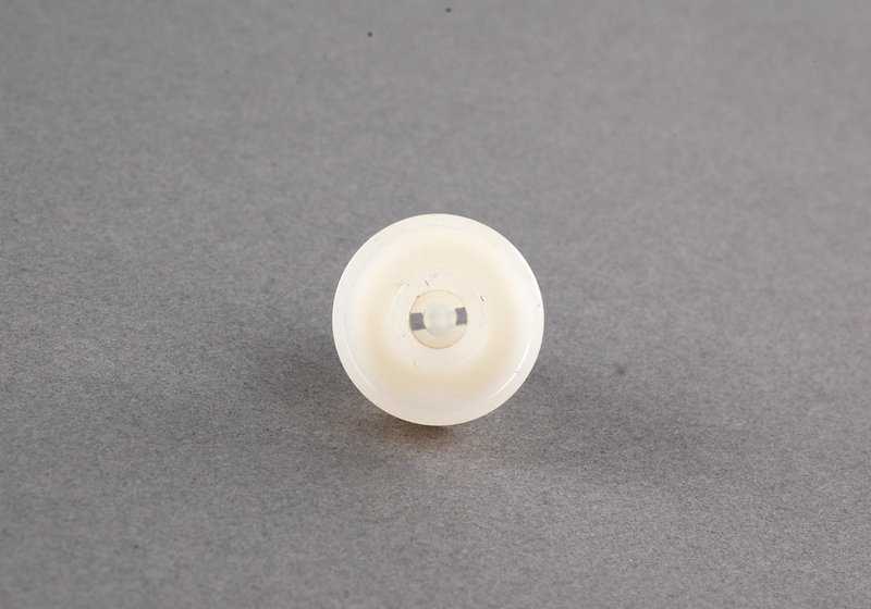 Tuerca de inserción OEM 51181973549 para BMW E30 y E34. Compatible con varios paneles y paragolpes. Pieza original BMW.