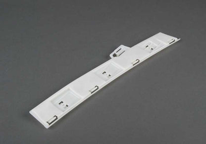 Jeu de chemin de fer à droite pour BMW F21, F22 (OEM 51778056820). BMW d'origine