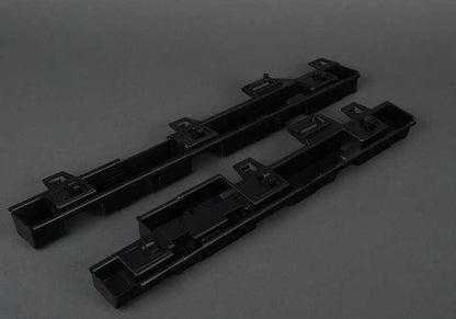Jeu de chemin de fer à droite pour BMW F21, F22 (OEM 51778056820). BMW d'origine