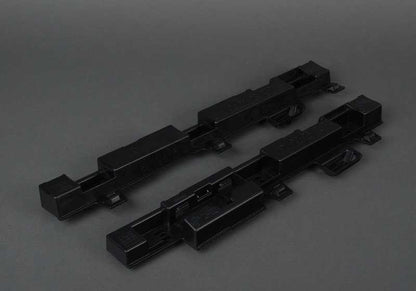 Jeu de chemin de fer à droite pour BMW F21, F22 (OEM 51778056820). BMW d'origine