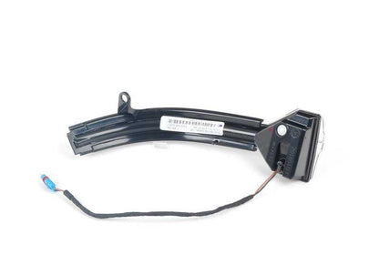 Intermitente adicional en retrovisor derecho OEM 63137308536 para BMW F07, F10, F11, F06, F12, F13, F01, F02. Compatible con versiones LCI. Original BMW.