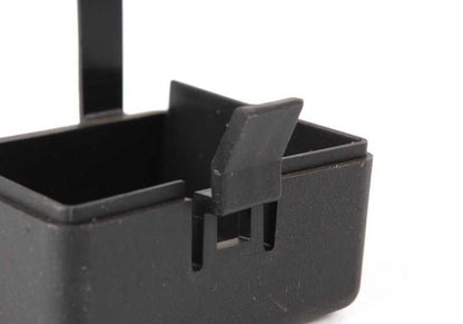 OEM 12421718209 PLIGE DE COUPE DE COUVERTURE POUR LA SÉRIE BMW 5 E34. BMW d'origine.