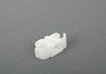 Clip für BMW Series 3 E46, Serie 7 E38, Z8 E52 (OEM 16131182213). Original BMW.