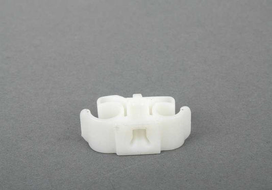 Clip für BMW Series 3 E46, Serie 7 E38, Z8 E52 (OEM 16131182213). Original BMW.