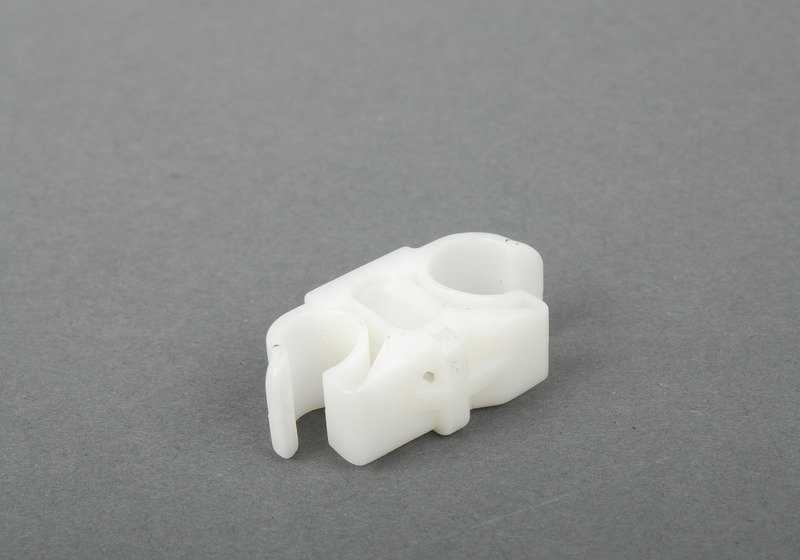 Clip für BMW Series 3 E46, Serie 7 E38, Z8 E52 (OEM 16131182213). Original BMW.