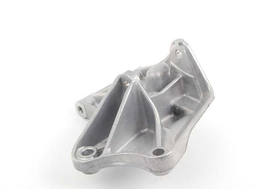 Soporte de montaje OEM 32411264642 para BMW E21, E30, E12, E28, Z1. Pieza original BMW para fijación de la bomba de dirección o alternador según modelo. Compatible con versiones manuales y automáticas.
