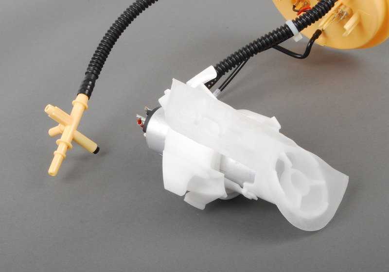Unidad de alimentación de combustible OEM 16117260648 para BMW F07, F10, F11, F06, F12, F13. Original BMW.