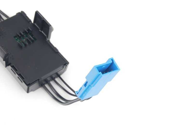 Steering wheel heating electronics for BMW 1 Series E81, E82, E87N, E88 3 Series E90N, E91N, E92, E92N, E93, E93N X1 E84 (OEM 61319217865). Original BMW