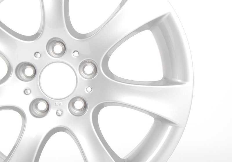 Alloy Pneus Design Star 124 OEM 36116775794 para BMW E60 (525i, 525d, 530d XDrive e muito mais). Válido para o eixo traseiro. Medidas: 9x18 ET55. BMW original de cor prata.