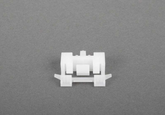 Clip de fijación OEM 51137291271 para BMW F20, F21, F22, F30, F31, F32, F34, F36, F87. Pieza original BMW para sujeción de molduras exteriores y techo.