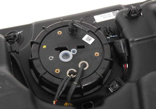 Depósito SCR AdBlue OEM 16197204623 para BMW E90. Sistema de reducción de emisiones compatible con BMW Serie 3 E90. Recambio original BMW.