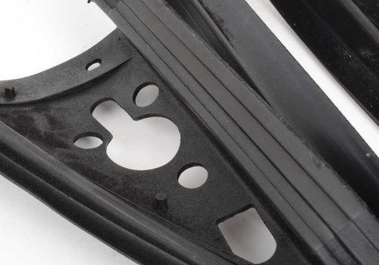 Guía ventana izquierda OEM 51328127527 para BMW Serie 7 E32 {730i, 730iL, 735i, 735iL, 740i, 740iL} (modelos del 01/1986 al 03/1994). Original BMW.