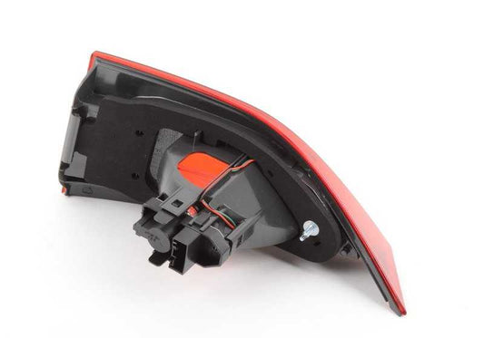 Luce posteriore sul cofano bagagliaio sinistro OEM 63212990113 per BMW X1 E84. BMW originale.