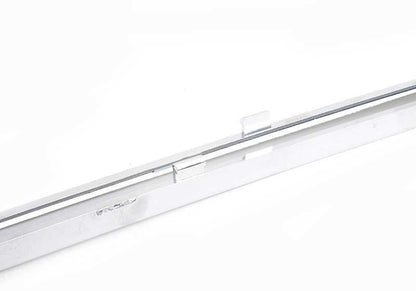 Embellecedor lateral izquierdo cromado OEM 51128125433 para BMW Serie 7 E38. Original BMW.