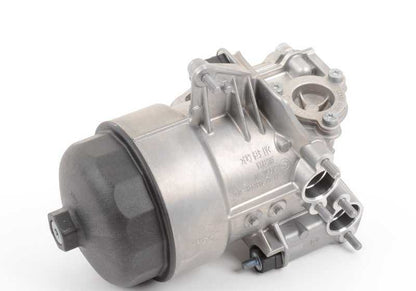 Filtro de aceite con conexión para radiador de aceite OEM 11427837710 para BMW E60 M5, E61 M5, E63 M6, E64 M6. Compatible con motor S85. Solo modelos con cambio manual y tracción trasera. Original BMW.