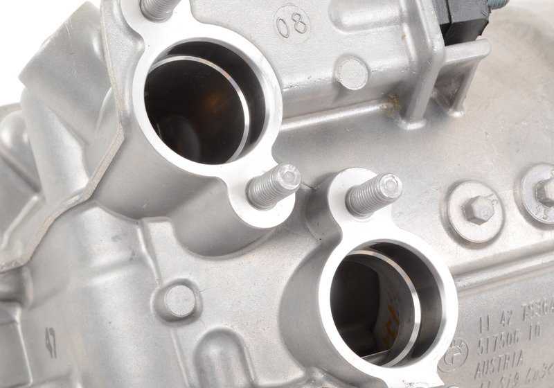 Filtro de aceite con conexión para radiador de aceite OEM 11427837710 para BMW E60 M5, E61 M5, E63 M6, E64 M6. Compatible con motor S85. Solo modelos con cambio manual y tracción trasera. Original BMW.