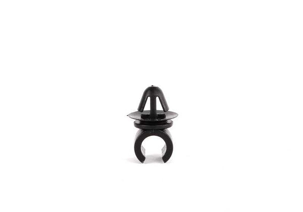 Clip de fijación OEM 13311738201 para BMW {E81, E82, E87, E88, E36, E46, E90, E91, E92, E93, E34, E39, E60, G30, G31, E32, E38, E65, G11, G12, E31, E84, E53, E89, E52, I12, I15} y MINI {R53, R55, R56, R57, R58, R59}. Original BMW y MINI.