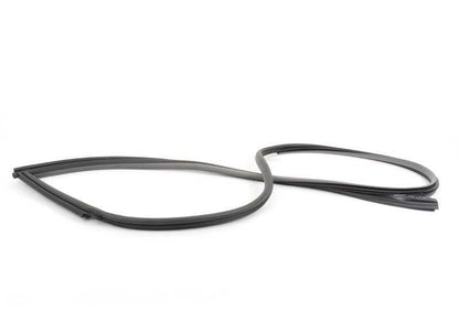 Protector de canto derecho OEM 51767008582 para BMW E63. Color gris basalto. Pieza original BMW.