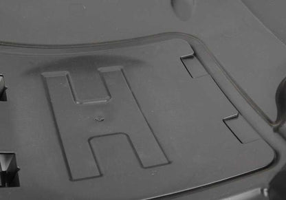 Revestimiento paso de rueda delantero izquierdo OEM 51717312837 para BMW F22, F23. Original BMW.