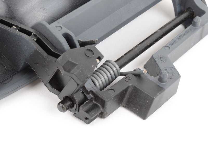 Scattatura a porte stampata esterna destra per BMW E85, E86 (OEM 51217197328). BMW originale