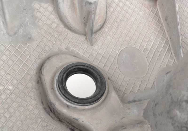 Tapa de balancines OEM 11127548274 para BMW E87, E90, E91, E60, E61, E63, E64, E65, E66, E85, E86. Original BMW.
