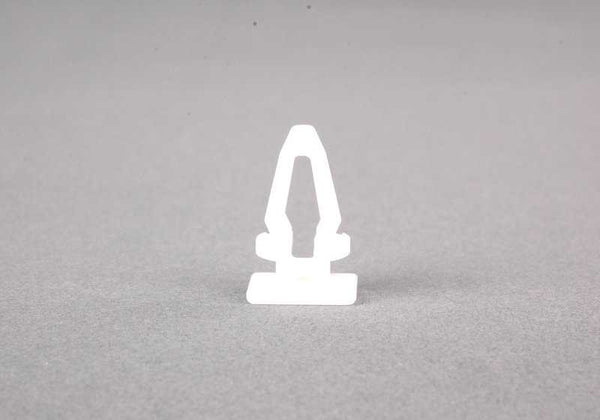 Grapa de faldón de puerta OEM 51477038245 para BMW Serie 7 E65, E66, E67. Original BMW.