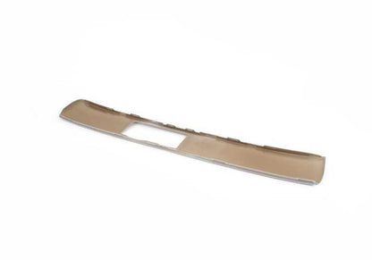 Tapa embellecedora OEM 51128124048 para BMW E31 (840Ci, 840i) con motores M60 y M62. Compatible con versiones manuales y automáticas. Original BMW.