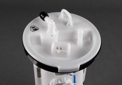 Unidad alimentadora derecha OEM 16146766942 para BMW Serie 3 E46 316Ci, 316i (1998-2006). Original BMW.
