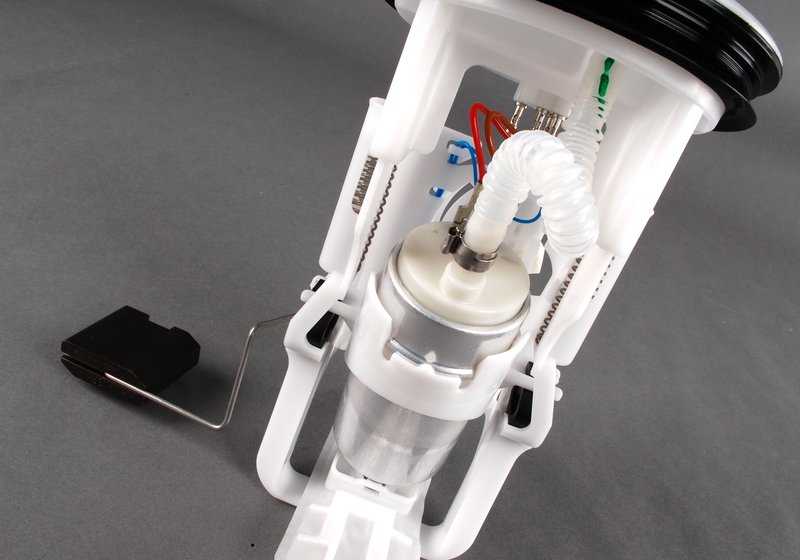 Unidad alimentadora derecha OEM 16146766942 para BMW Serie 3 E46 316Ci, 316i (1998-2006). Original BMW.