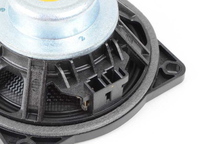 Altavoz central sistema Top HiFi OEM 65139294943 para BMW F15, F85, F16, F86. Compatible con modelos como X5 y X6 en distintas versiones. Original BMW.