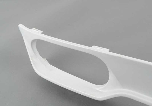 Moldura trasera imprimada OEM 51127980118 para BMW F01 y F02. Pieza original BMW.