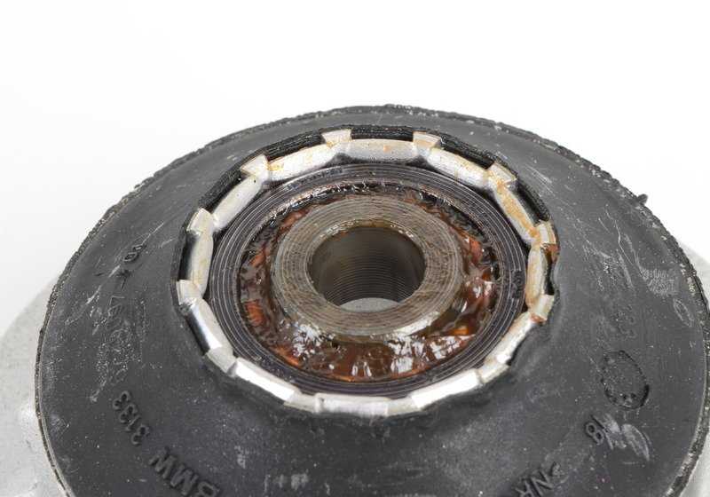 Super Support derrière OEM 31336775097 pour BMW E90, E90N, E91, E91N, E92, E92N. BMW d'origine.