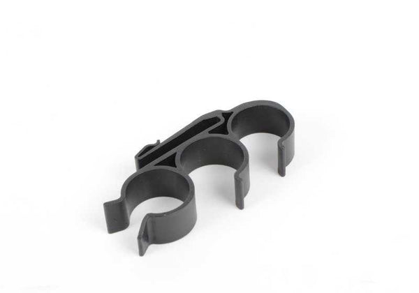 Soporte de manguera OEM 64218386477 para BMW E46. Original BMW.