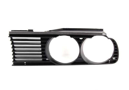 Rejilla embellecedora izquierda OEM 51131945885 para BMW E30 318i {modelos: 1079, 1089, 1092, 1094, 1341, 1381, 1384, 1394, AF62, AJ62}. Original BMW.